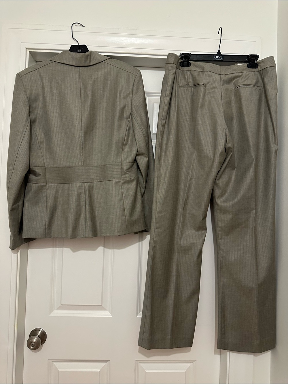 Larry Levine Women's Tailored Suit - Picture 2 of 7